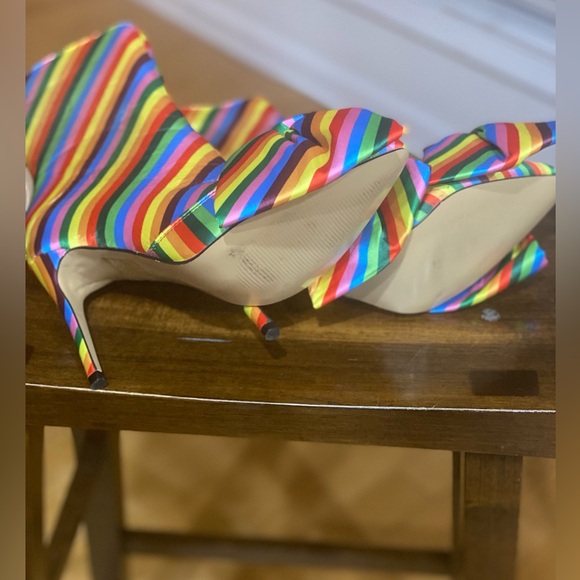 For The “Pop of Color” Girls! - Iconic Statement Bow Boot - Picture 8 of 11